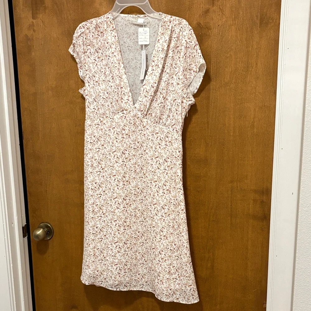 580. Outerknown Floral V-Neck Women’s Dress in Light Pink - Picture 1 of 3
